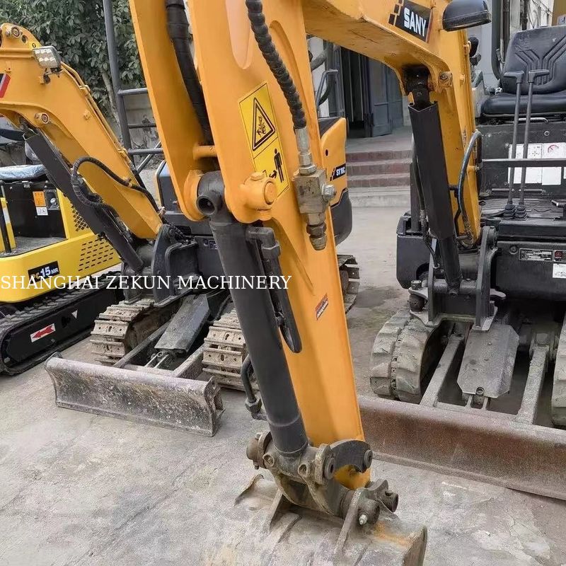 10.3KW Sany SY16C 1.6Ton mini escavadeira com pneu de borracha e bomba hidráulica original
