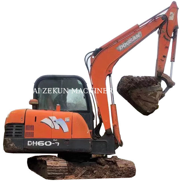 2010 EX60 Mini Excavator de segunda mão 38.1kw Com válvula hidráulica original