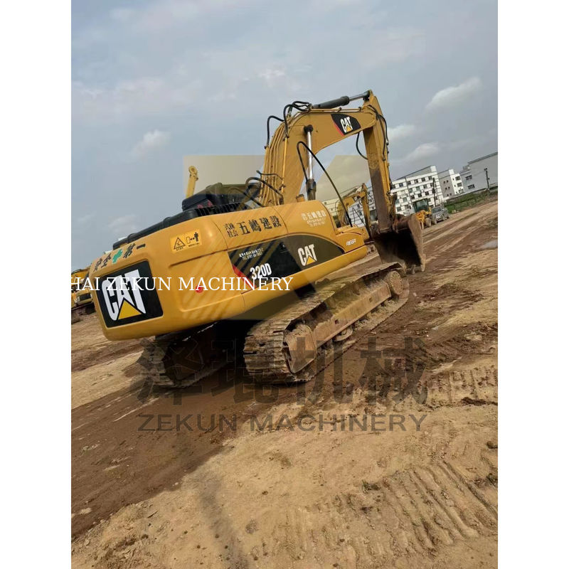 Excavadora Cat 320D usada no Japão com 20000 KG de peso da máquina em boas condições
