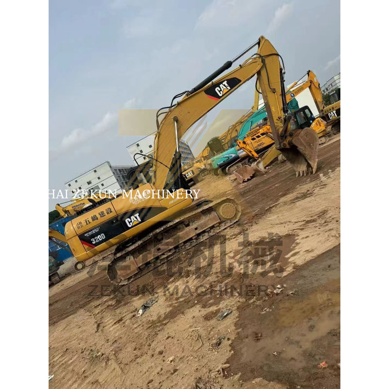 Excavadora Cat 320D usada no Japão com 20000 KG de peso da máquina em boas condições