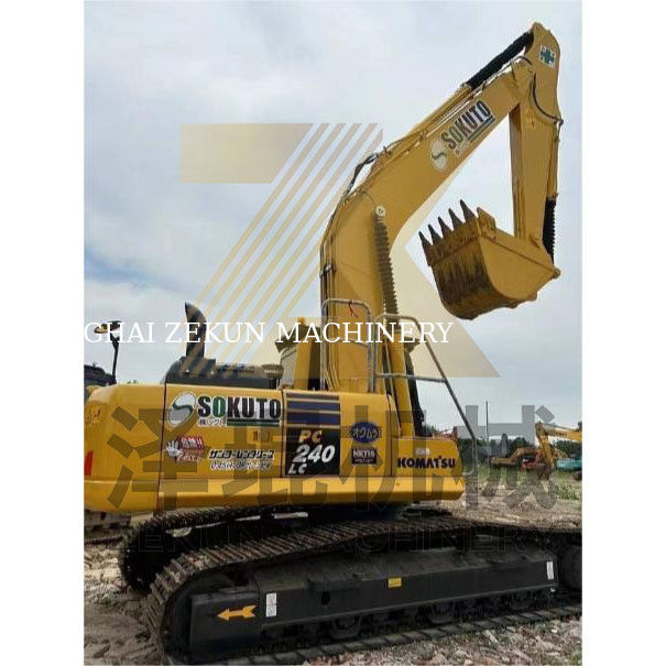 Excavadora Komatsu PC240-7 com poucas horas de trabalho 0-2000 e outro cilindro hidráulico