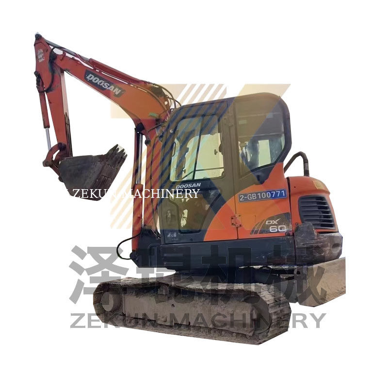 2015 Excavadora Doosan DH60-7 usada em boas condições Boa 5500 KG peso da máquina