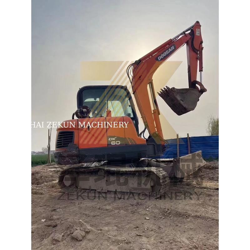 2015 Excavadora Doosan DH60-7 usada em boas condições Boa 5500 KG peso da máquina