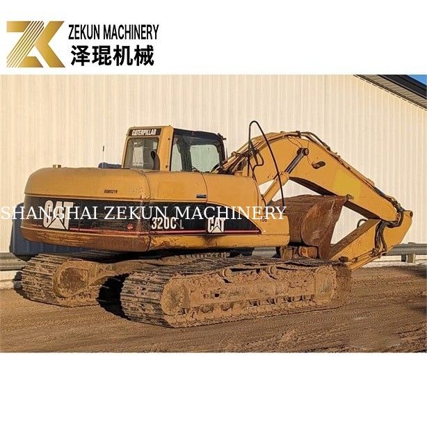 Excavadora Cat 320 D2 com motor e bomba hidráulica 4000 horas de trabalho