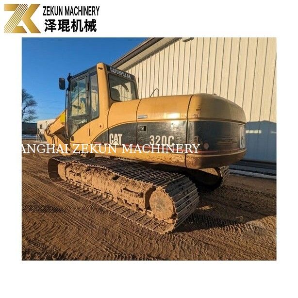 Excavadora Cat 320 D2 com motor e bomba hidráulica 4000 horas de trabalho