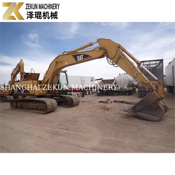 Excavadora Cat 320 D2 com motor e bomba hidráulica 4000 horas de trabalho