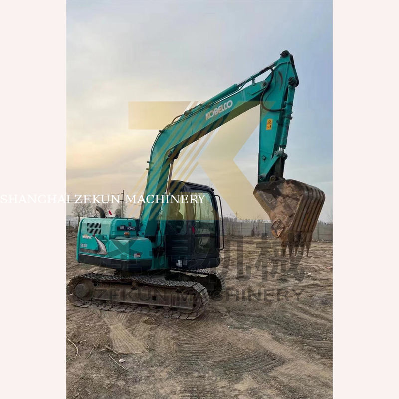 Excavadora usada Kobelco SK75-8 em excelente estado para venda em Xangai