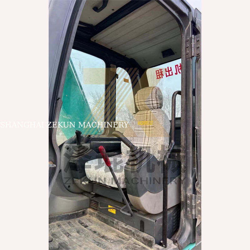 Excavadora usada Kobelco SK75-8 em excelente estado para venda em Xangai