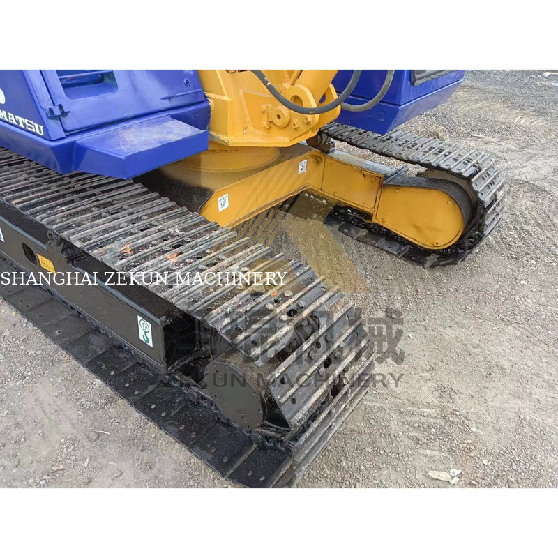 Excavadora usada Komatsu PC60-5 em bom estado com outro cilindro hidráulico e em 2022