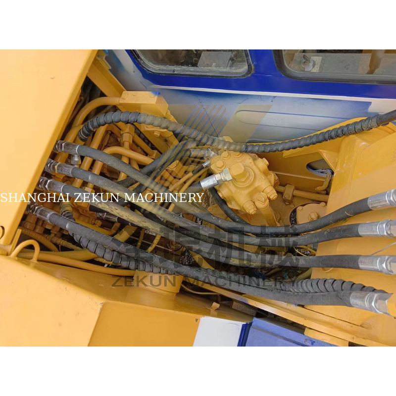 Excavadora usada Komatsu PC60-5 em bom estado com outro cilindro hidráulico e em 2022