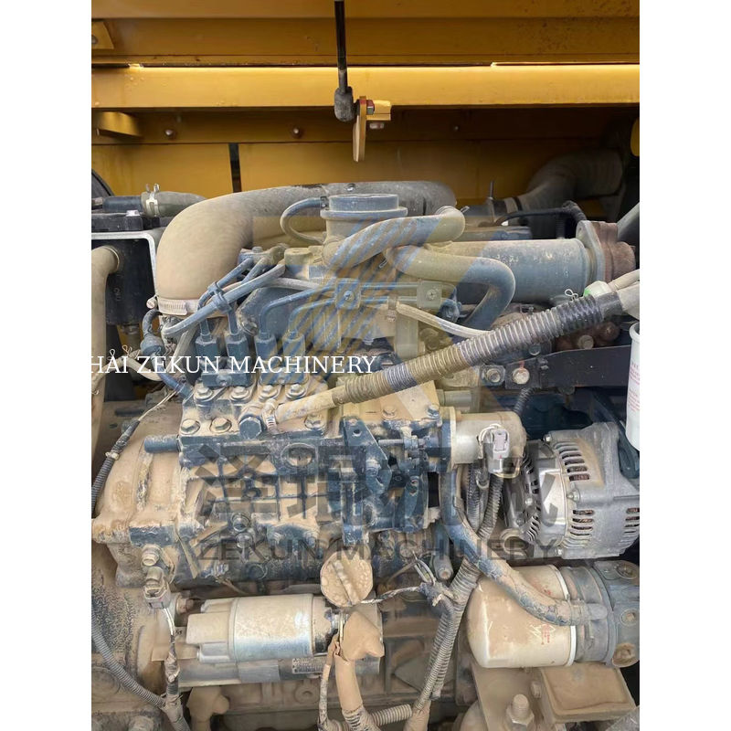 Excavadora Sany SY75C em Shanghai com 55 KW de potência e 7000 kg de peso