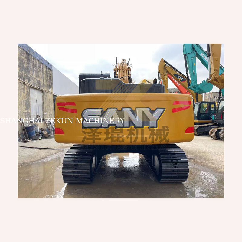 Excavadora Sany sy215c em bom estado com poucas horas e motor em 2023