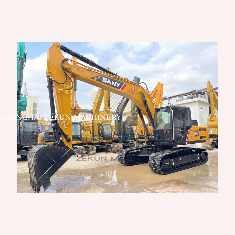 Excavadora Sany sy215c em bom estado com poucas horas e motor em 2023