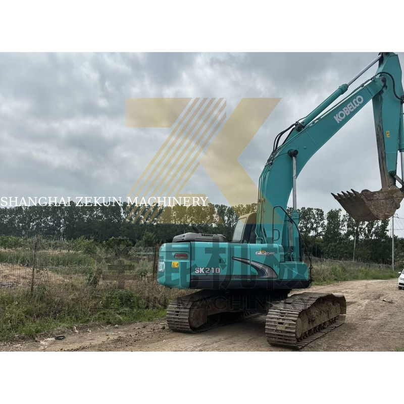 Em bom estado usado Kobelco SK210-8 Excavator Machine 21 TON em Xangai com 2020 ano HINO e motor