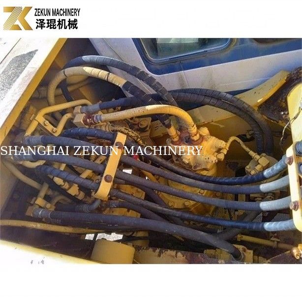 Pequena escavadeira hidráulica com 12800 kg peso Komatsu PC 120-5 em boas condições