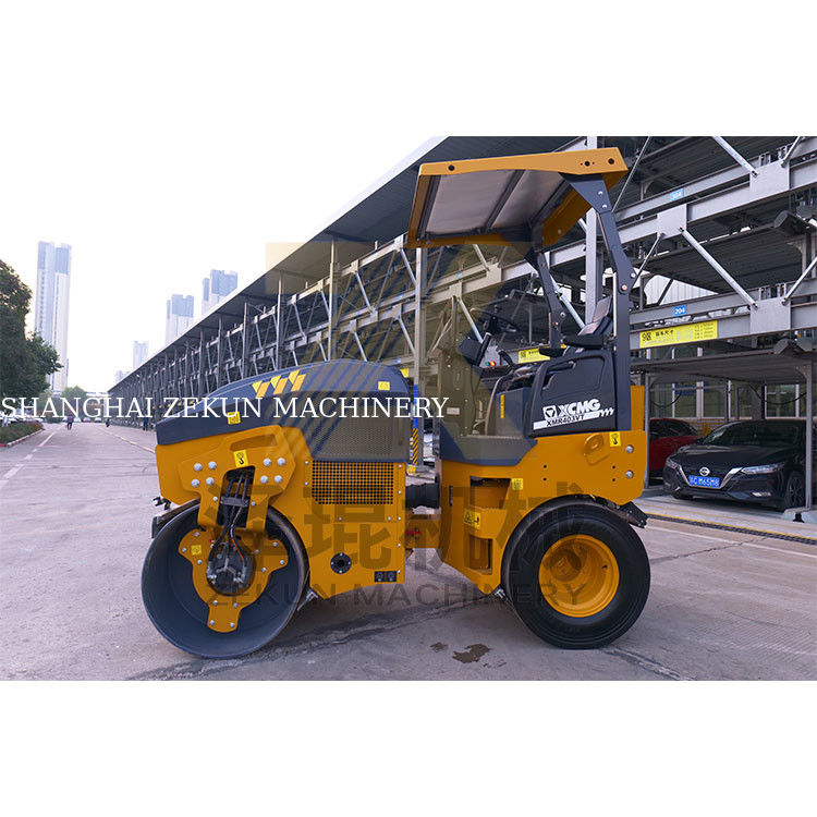 3.8T XCMG XMR403VT Vibratory Roller CHINA estágio III