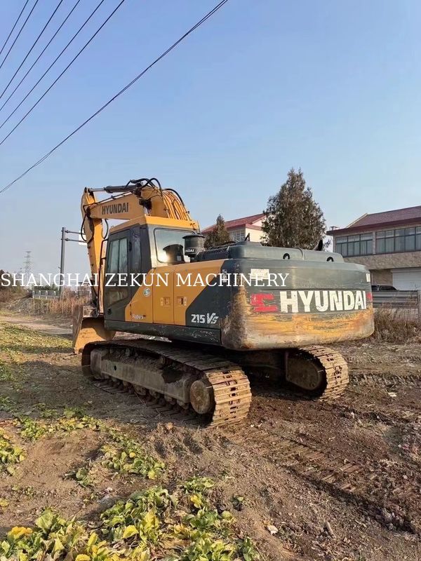 Excavadora R215VS 2018 3 800 Horas de Trabalho Perfeito para trabalhos pesados
