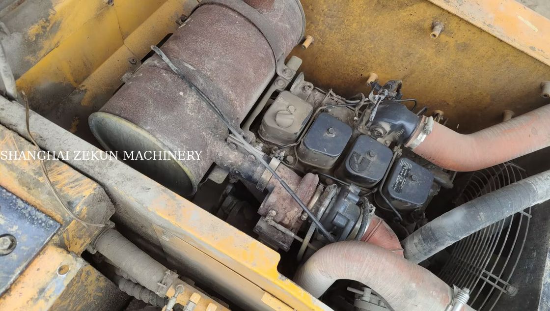 2015 Hyundai R150-9 Excavator com martelo e 5.300 horas de trabalho aumentar a produtividade
