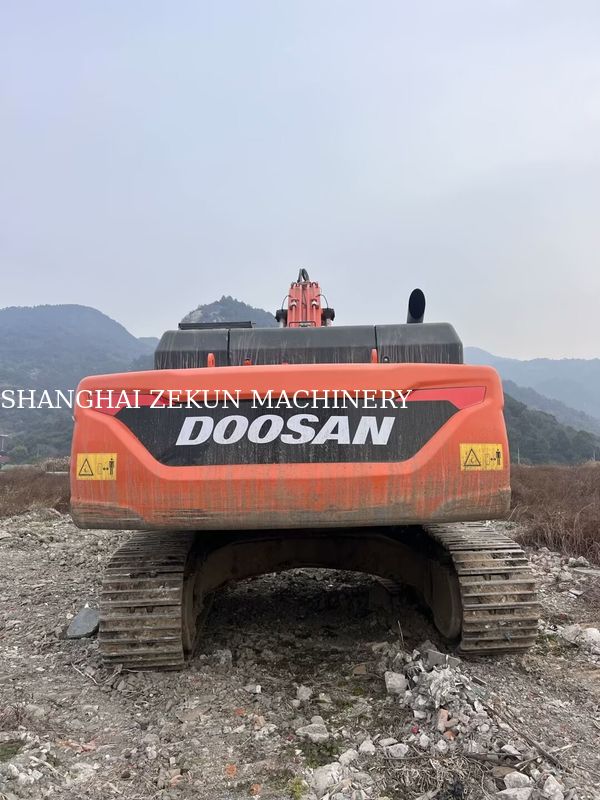 Excavadora Doosan DX380 usada de 2020 com 4 816 horas de trabalho em boas condições