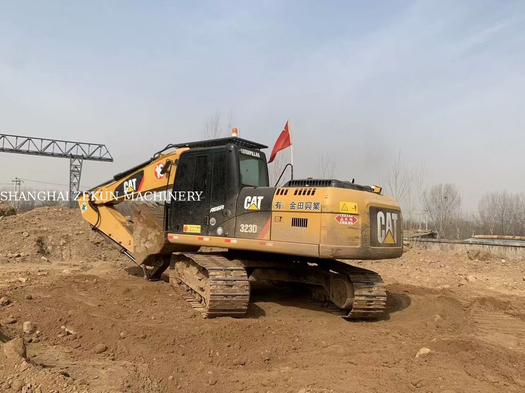Excavadora versátil 2020 Cat 323D2 de 23 toneladas 4877 horas para várias aplicações