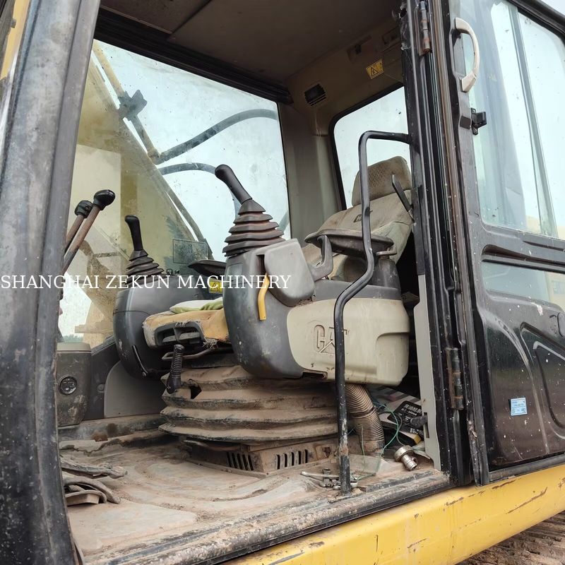 Escavadeira CAT 320D de 2016, Classe 20 Toneladas, com Motor CAT C6.4 ACERT, Profundidade Máxima de Escavação 680 mm