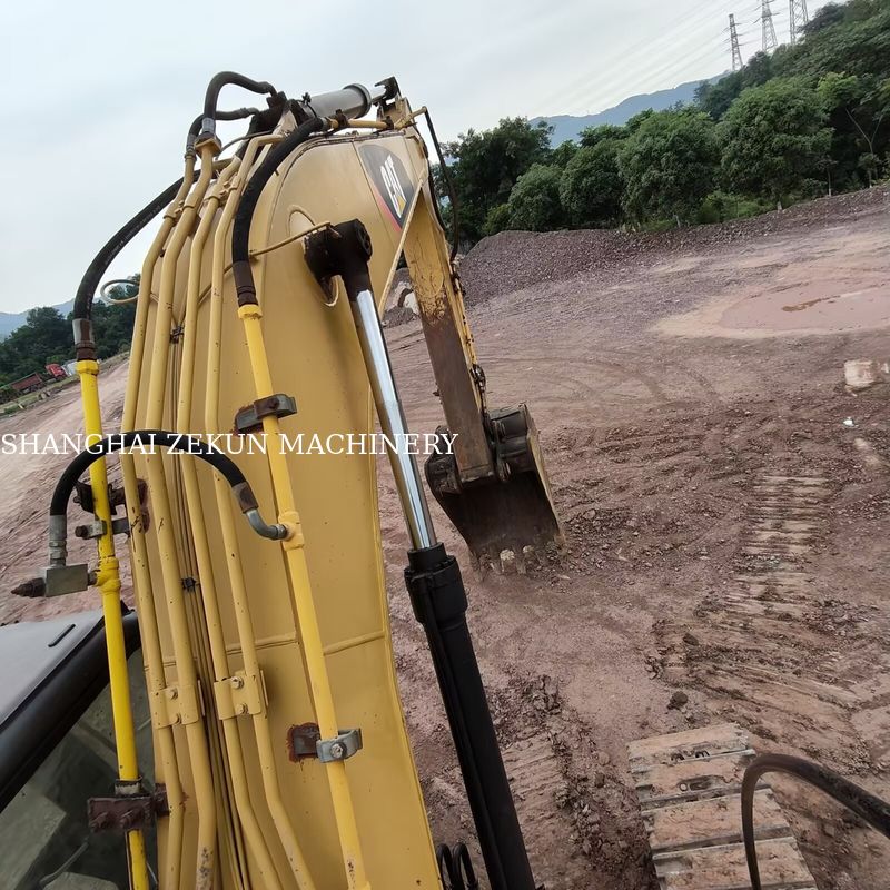 Escavadeira CAT 320D de 2016, Classe 20 Toneladas, com Motor CAT C6.4 ACERT, Profundidade Máxima de Escavação 680 mm