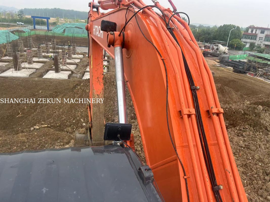 Escavadeira Hitachi ZX220-5A de 2020, 6541 horas, Altura Máxima de Escavação 630 mm, Profundidade Máxima de Escavação 670 mm, Para Trabalhos Pesados