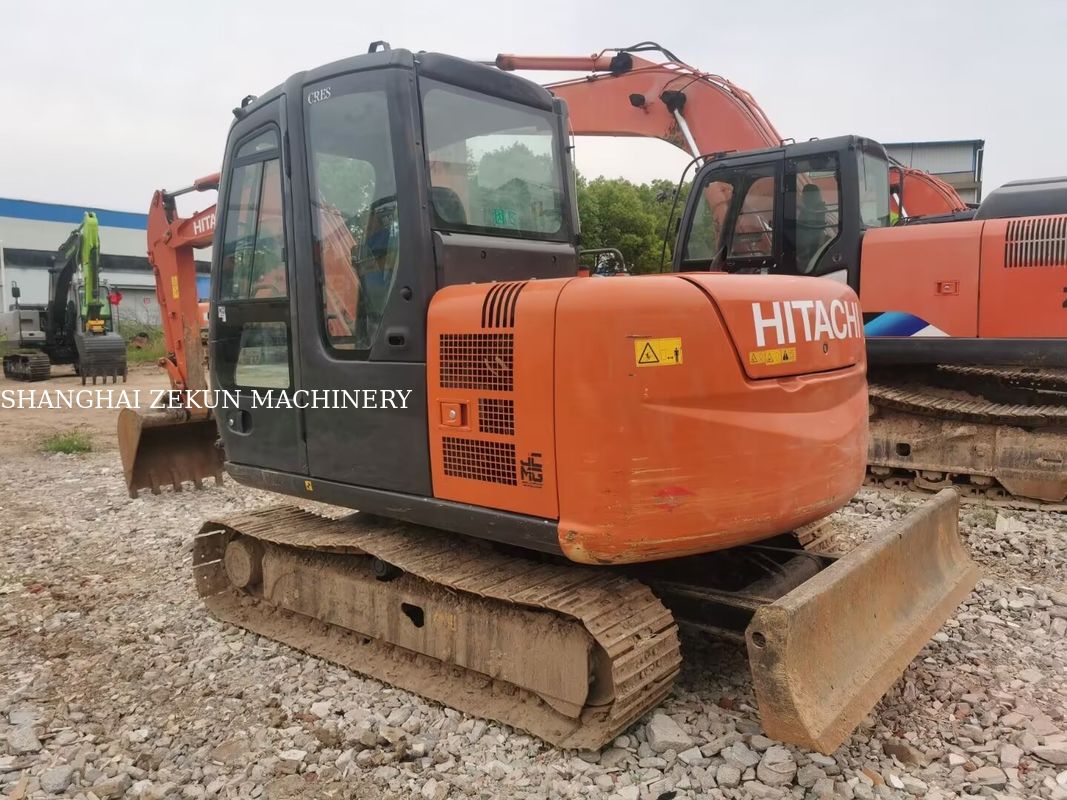 Escavadeira Hitachi ZX60C-6A 2023, 2785 horas de operação, Peso operacional 5, Atende ao padrão de emissões Tier 3 / Stage III