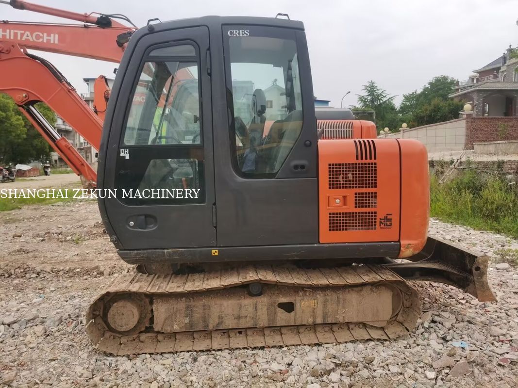 Escavadeira Hitachi ZX60C-6A 2023, 2785 horas de operação, Peso operacional 5, Atende ao padrão de emissões Tier 3 / Stage III