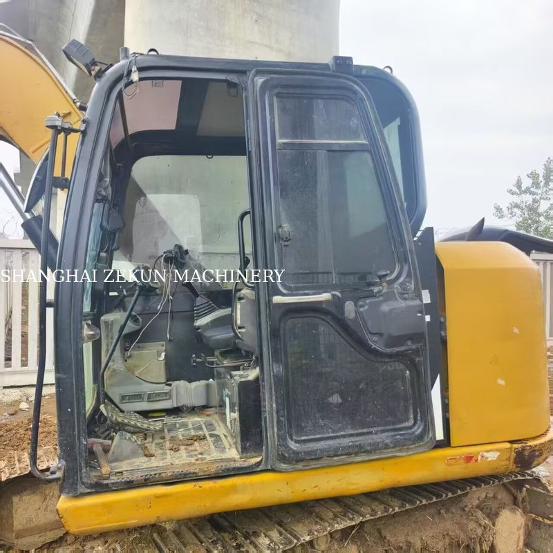 Escavadeira CAT 307E2 de 2017, 12544 horas, Altura Máxima de Descarga 070 mm, Pressão Hidráulica 28 MPa