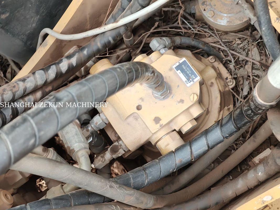 Excavadora CAT 307E2 de 2019 com alcance máximo ao nível do solo de 400 mm e capacidade do tanque de combustível de 135 l