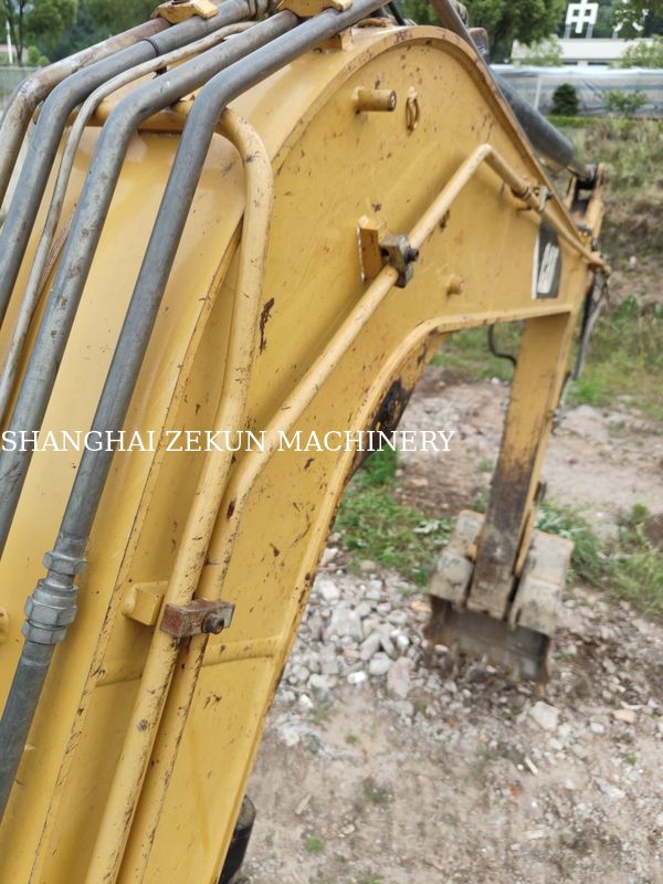 Excavadora CAT 307E2 de 2019 com alcance máximo ao nível do solo de 400 mm e capacidade do tanque de combustível de 135 l