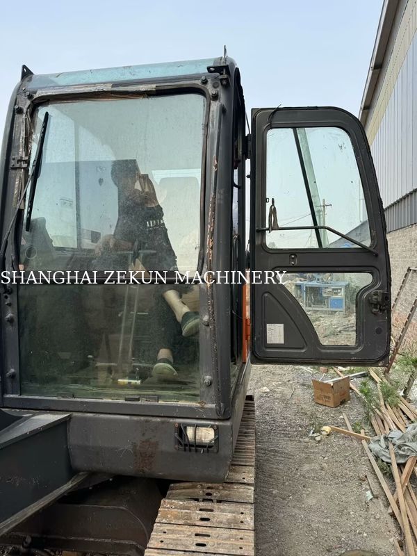 Excavadora Doosan DX60 Nível 3 Padrão de emissões Máximo alcance ao nível do solo 100 mm E desempenho