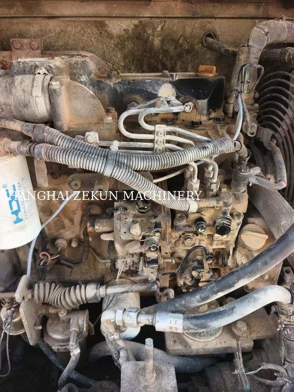 Excavadora Doosan DX60 de 2013 com pressão hidráulica de 27,5 MPa e altura máxima de escavação de 800 mm