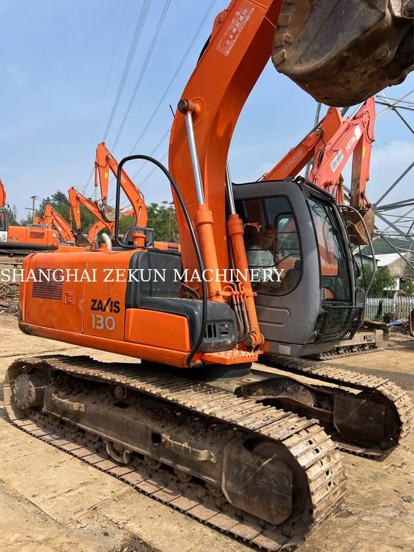 Escavadeira Hitachi ZX130-6 Usada Com 11053 horas, Lança de 4,6m, Pressão Hidráulica de 34,3 MPa