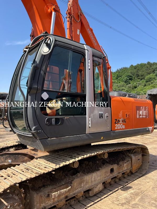 Hitachi ZX200-3G Excavator 12081hrs Velocidade de viagem 3,5 / 5,5 Km/h Cabine Características Display multifunção