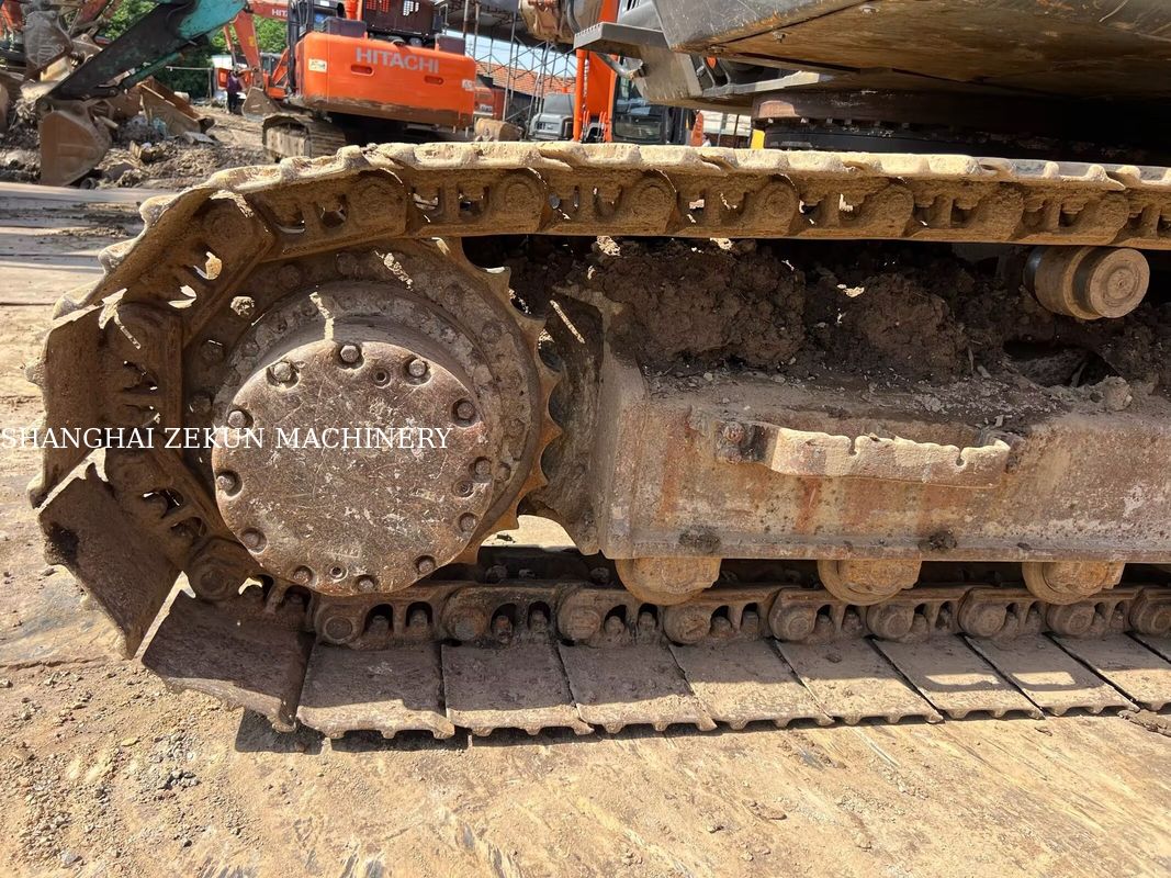 Hitachi ZX200-3G Excavator 12081hrs Velocidade de viagem 3,5 / 5,5 Km/h Cabine Características Display multifunção